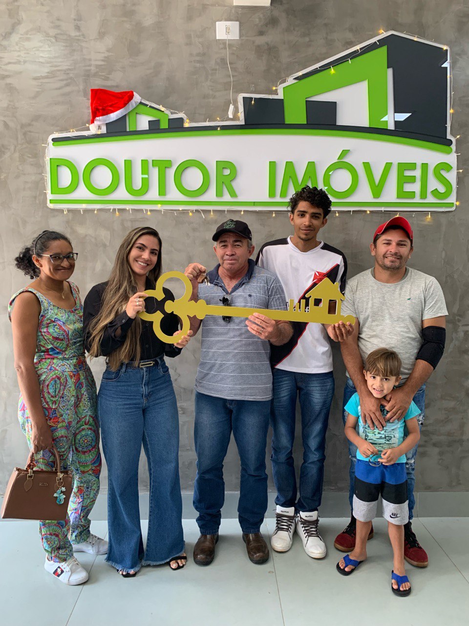 photo_4924869338981314160_y