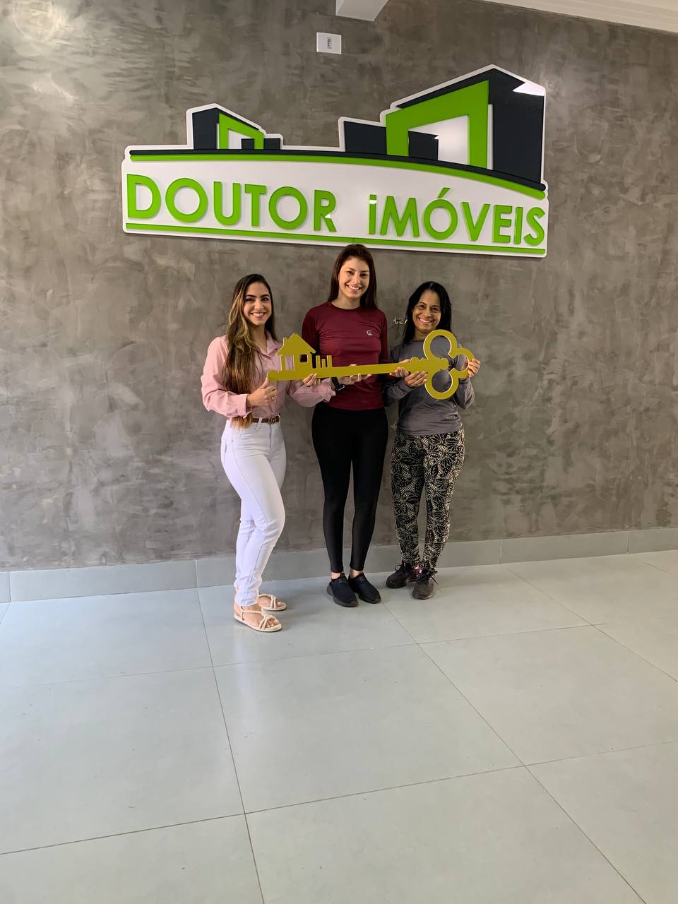 photo_5186033058866901500_y